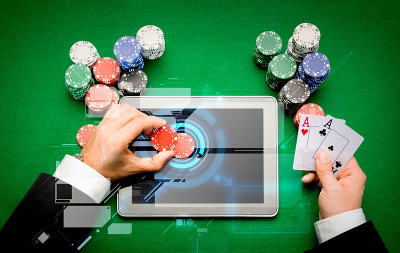 É possível ganhar dinheiro jogando poker grátis no ano atual? Saiba cómo!