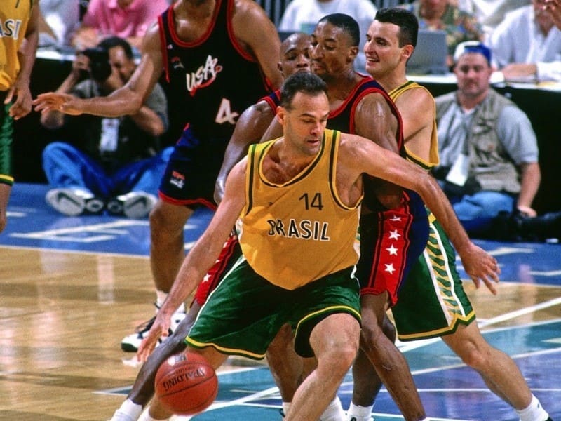 Melhores jogadores brasileiros de basquete