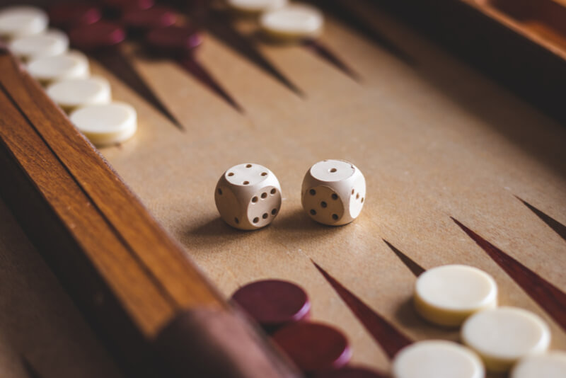 dados backgammon gamão