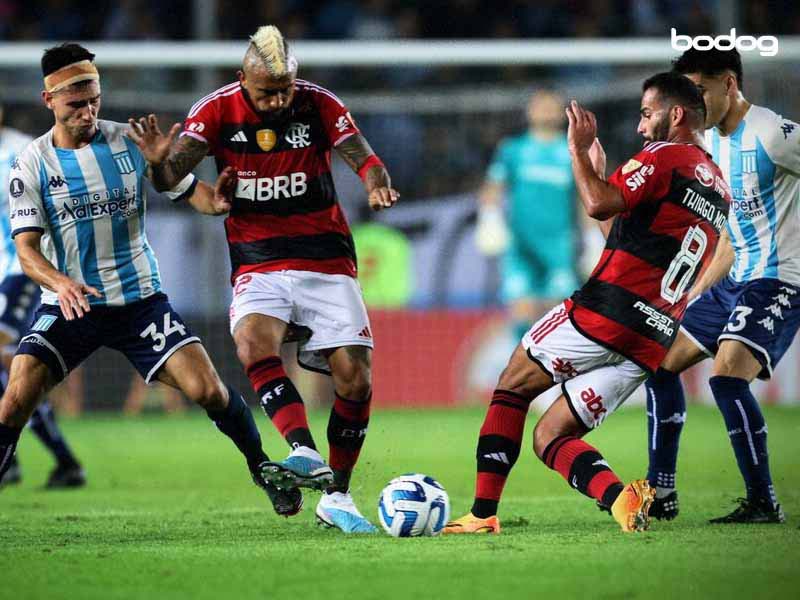 Assistindo aos jogos do rubro-negro carioca ao vivo