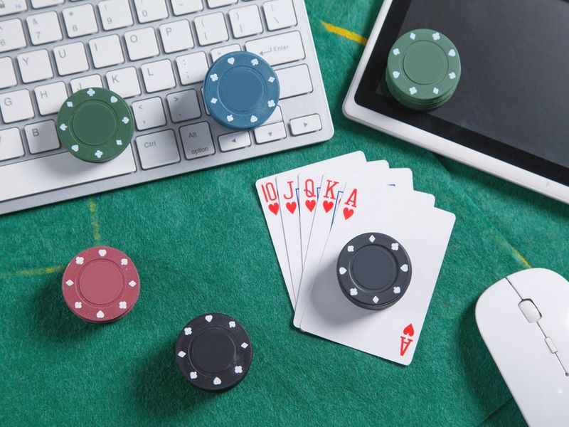 gadgets poker online