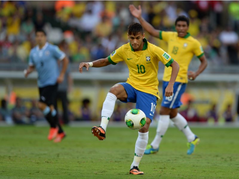 Fútbol: Brasil se enfrenta a Uruguay por un puesto en el Mundial